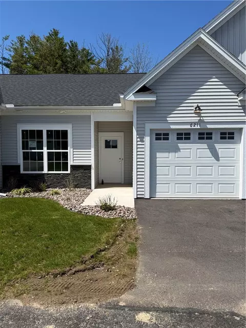 6211 Blossom Rdg, Ontario, NY 14519