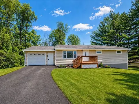 242 Beach Rd, Apalachin, NY 13732