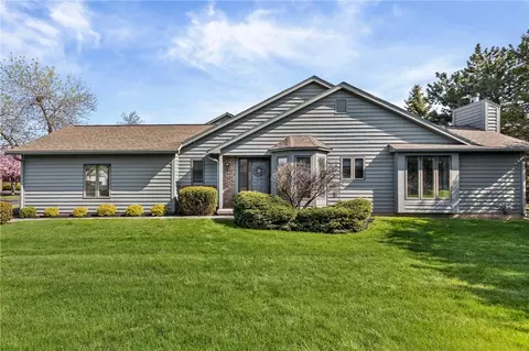 8 Shanbrook Dr, Greece, NY 14612