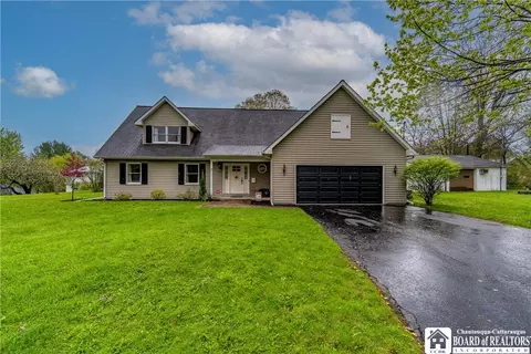 700 Weeks St, Jamestown, NY 14701