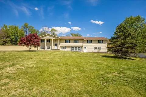 1862 Daansen Rd, Palmyra, NY 14522