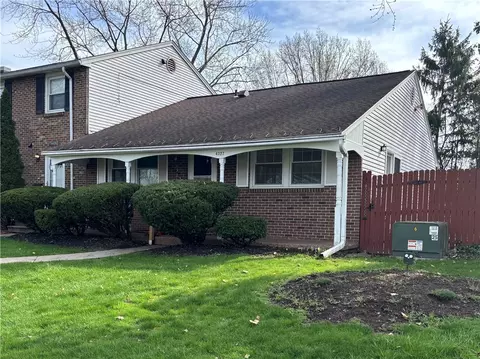 4327 Belmont Dr, Liverpool, NY 13090