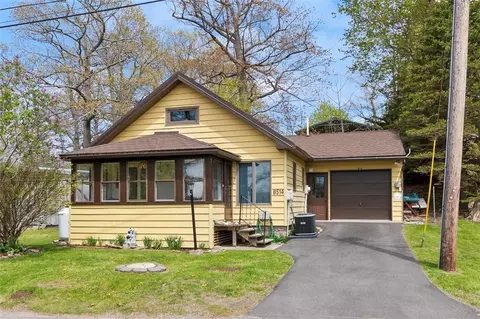 8514 E Port Bay Rd, Wolcott, NY 14590