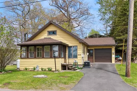 8514 E Port Bay Rd, Wolcott, NY 14590