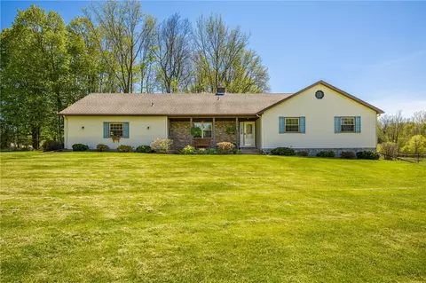 827 Turner Rd, Palmyra, NY 14522