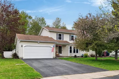 45 Cheshire Ln, Gates, NY 14624