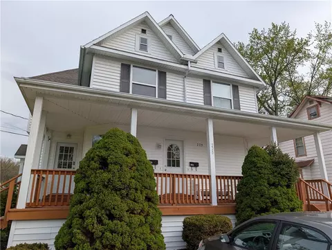 220 W 15th St, Elmira, NY 14903