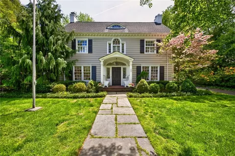 109 Sandringham Rd, Brighton, NY 14610