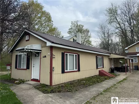 3462 Old Bridge Rd, North Harmony, NY 14785