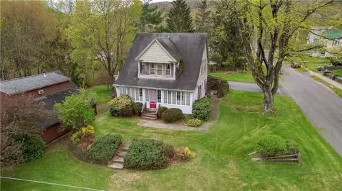 293 Delaware St, Walton, NY 13856