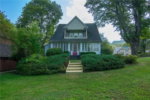 293 Delaware St, Walton, NY 13856