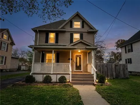 44 Lake Ave, Auburn, NY 13021
