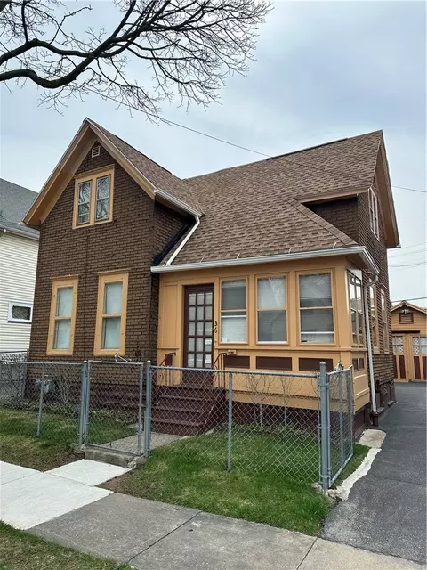 36 Heidelberg St, Rochester, NY 14609