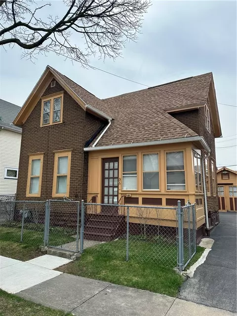 36 Heidelberg St, Rochester, NY 14609