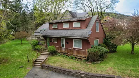 1 Hudson St, Walton, NY 13856