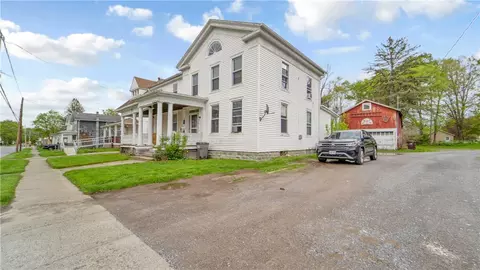 21 Murray St, Mount Morris, NY 14510