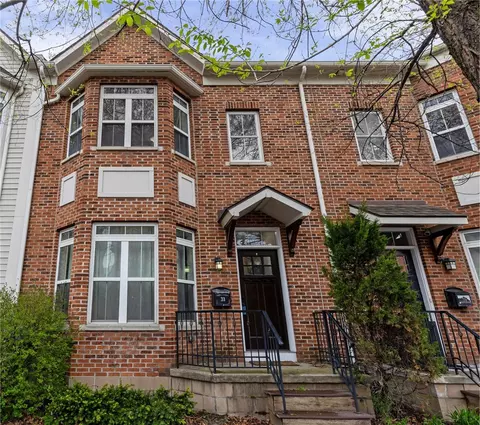 33 N Plymouth Ave, Rochester, NY 14614