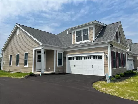 251 Bretlyn Cir, Rochester, NY 14618