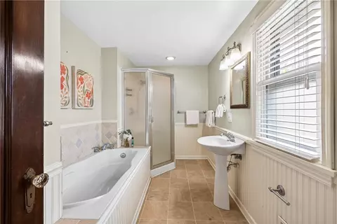 Bath - 24 Westbourne Rd, Irondequoit, NY 14617 photo 1 of 2
