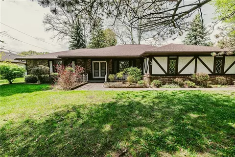 2951 Saint Paul Blvd, Irondequoit, NY 14617