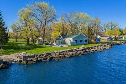15095 E Jones Beach Dr, Carlton, NY 14477