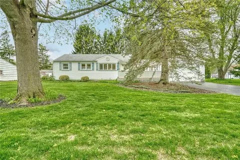 513 Glenview Ct, Webster, NY 14580