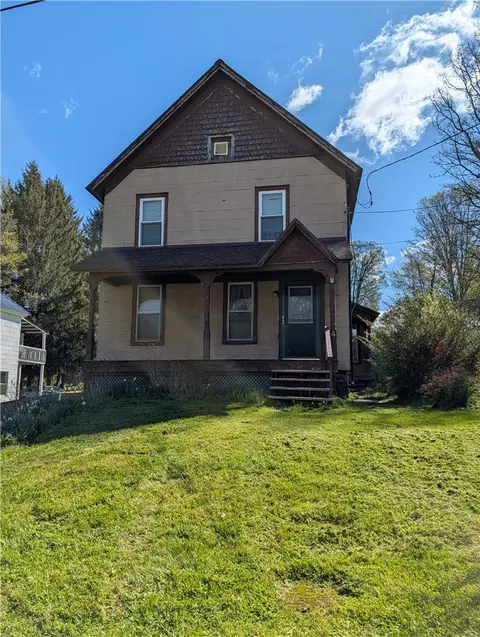 4 Franklin St, Oxford, NY 13830
