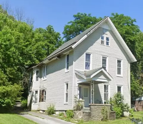 137 Caroline St, Galen, NY 14433