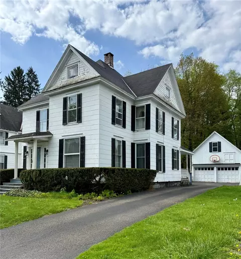 5 Chenango St, Oxford, NY 13830