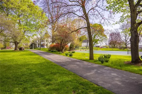 648 Mendon Rd, Pittsford, NY 14534