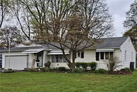 66 Everclay Dr, Greece, NY 14616