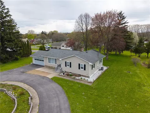 1144 Lochland Rd, Geneva, NY 14456