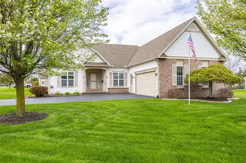 108 Arborway Ln, Greece, NY 14612