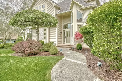 38 Sycamore Rdg, Honeoye Falls, NY 14472