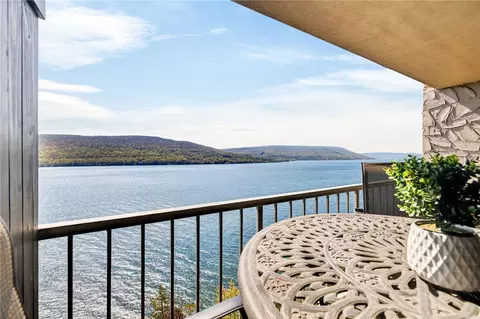 165 Cliffside Dr, South Bristol, NY 14424