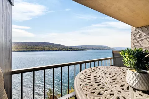 165 Cliffside Dr, South Bristol, NY 14424