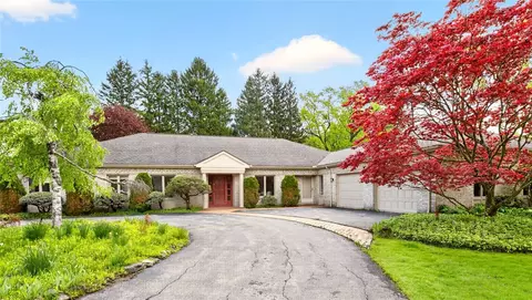 4 Malm Ln, Rochester, NY 14618