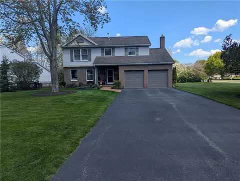 611 Cardile Dr, Webster, NY 14580