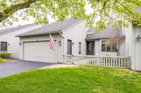 53 Waterview Cir, Rochester, NY 14625