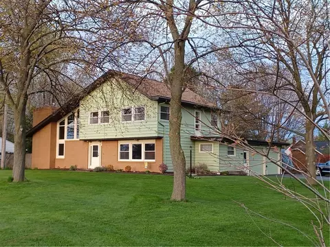790 Pinnacle Rd, Pittsford, NY 14534