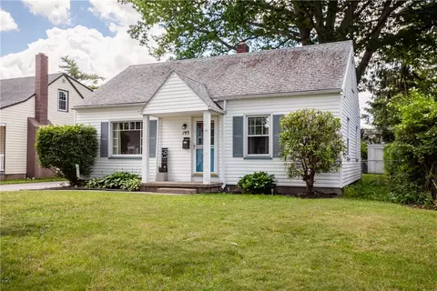 193 Hager Rd, Greece, NY 14616