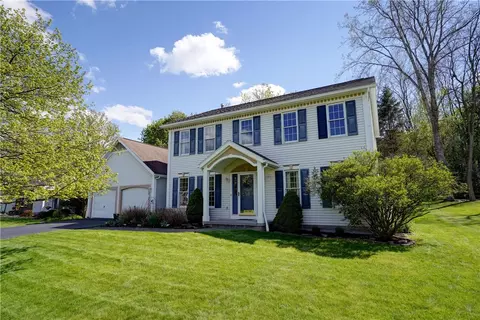 22 Woodworth St, Victor, NY 14564