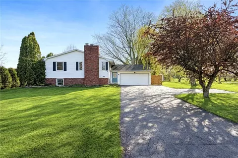 5681 Walworth Rd, Ontario, NY 14519