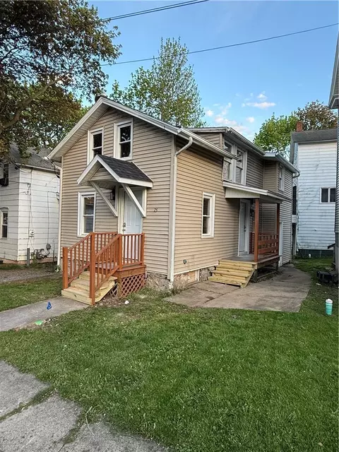 75 Colt St, Geneva, NY 14456