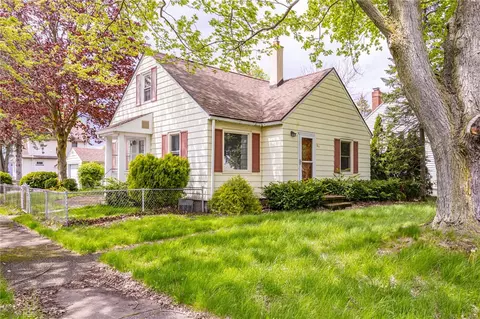 617 Howard Rd, Gates, NY 14624