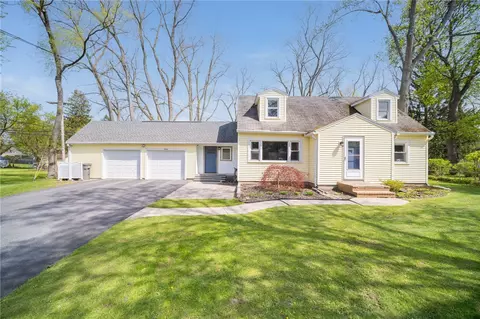 994 Gravel Rd, Webster, NY 14580