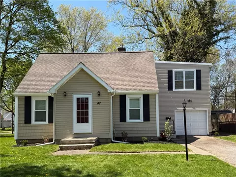 47 Woodside Ln, Greece, NY 14616