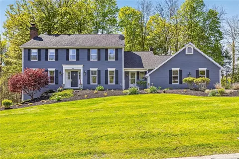 34 Wood Stone Rise Rise, Pittsford, NY 14534