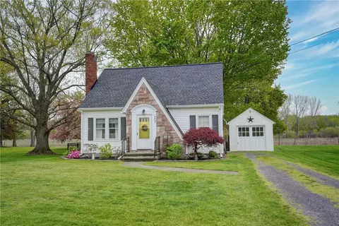 4840 Ridge Rd, Williamson, NY 14589