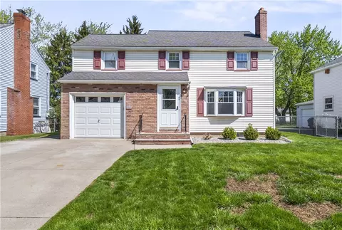 118 Queensboro Rd, Irondequoit, NY 14609